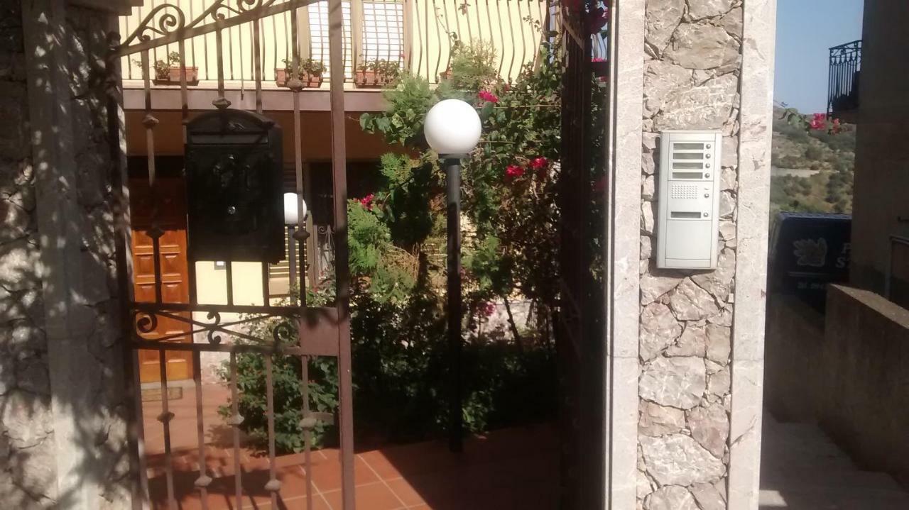 شقة Gallodoro  في Casa Dell'Oleandro المظهر الخارجي الصورة
